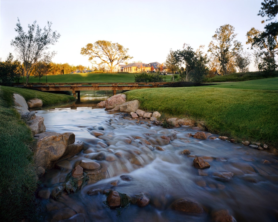 /content/dam/images/golfdigest/fullset/course-photos-for-places-to-play/Fallen-Oak-Golf-Club-First-Hole-Ken Murphy-24268.jpg